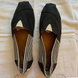 Toms womens Alpargata shoes. Sz 8.5. Black/black and white Striped. Barely worn!